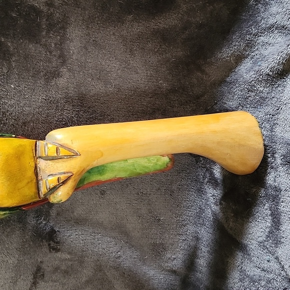 Vintage hand carved and painted wooden parrot figurines souvenir folk art macaw - Picture 7 of 10